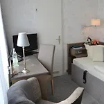 Hansa Hotel 3*
